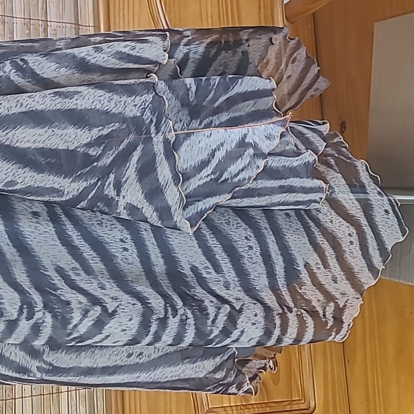 Victor Tung Layered Ruffle Skirt ❤️ - Picture 2 of 10